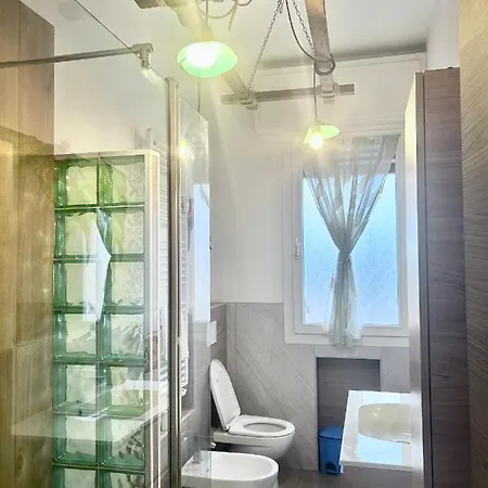 Garden With Shared Bathroom - Central Station Bolonia